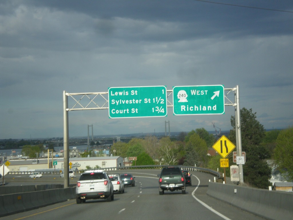 US-395 North at WA-240 West