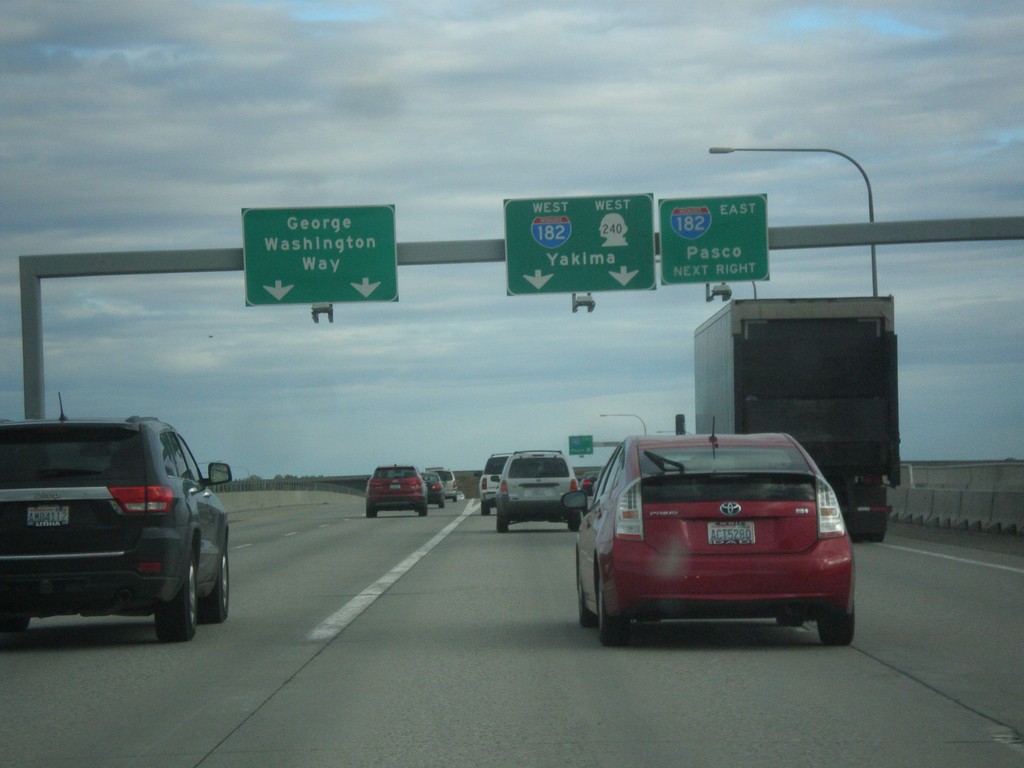 WA-240 West at I-182 and George Washington Way