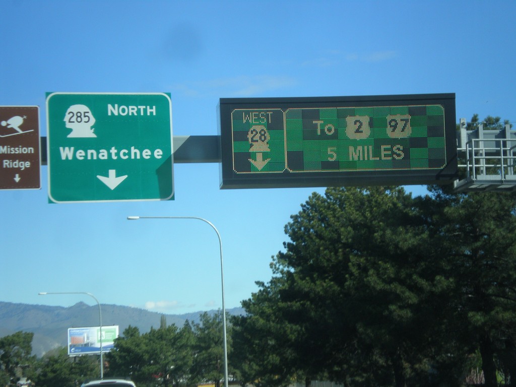 WA-28 West at WA-285 - East Wenatchee