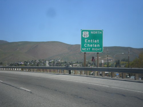 WA-285 North Approaching US-2/US-97 Jct.