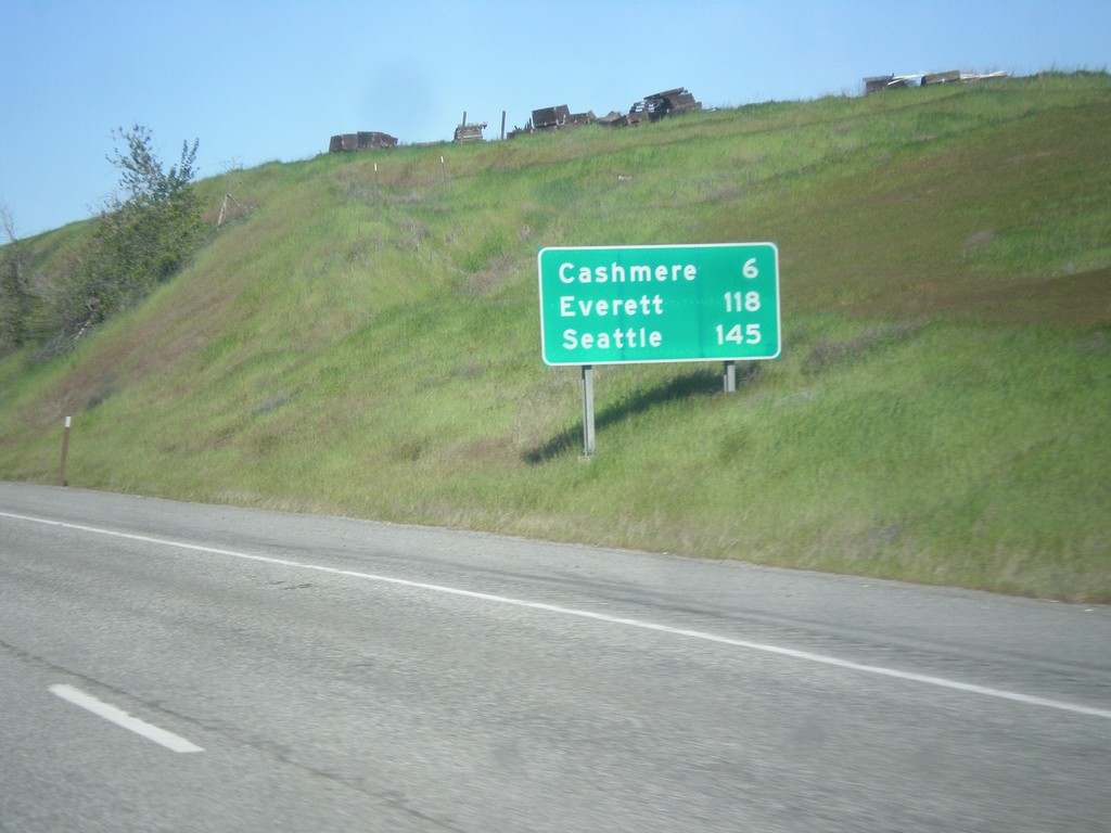 US-2 West/US-97 South - Distance Marker