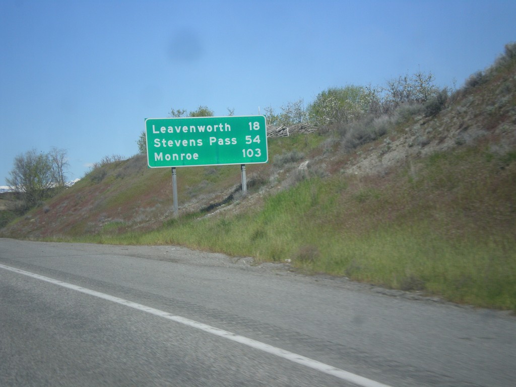 US-2 West/US-97 South - Distance Marker