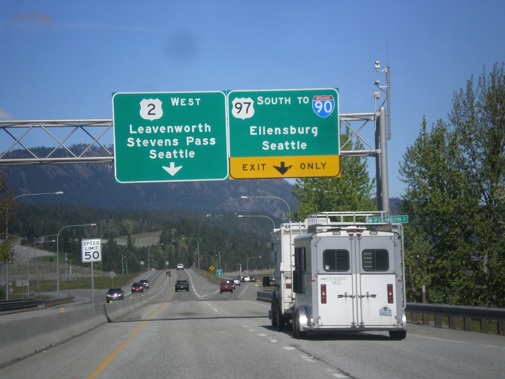 US-2 West/US-97 South Approaching US-2/US-97 Split