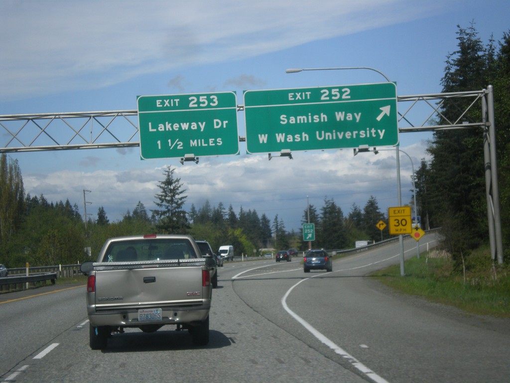 I-5 North - Exits 252 and 253