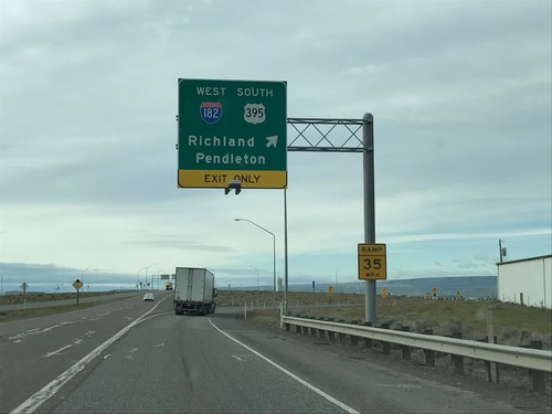 US-395 South at I-182/US-12 - Pasco