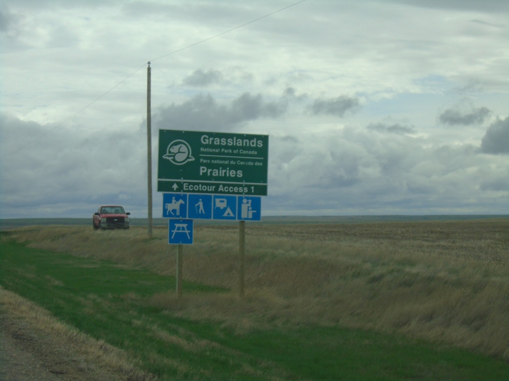 SK-18 East Approaching Grasslands National Park