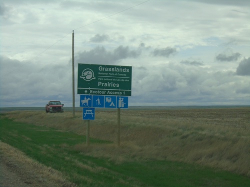 SK-18 East Approaching Grasslands National Park