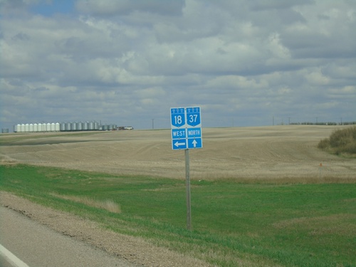 SK-37 North/SK-18 West At SK-37/SK-18 Split