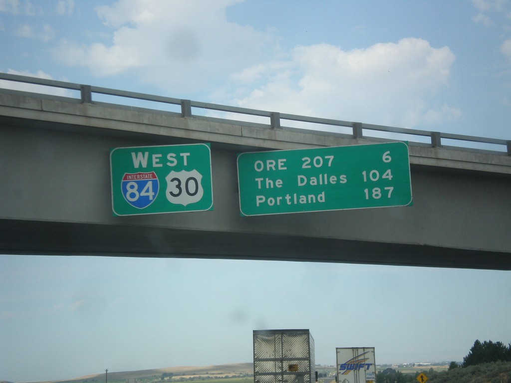 I-84/US-30 West - Distance Marker