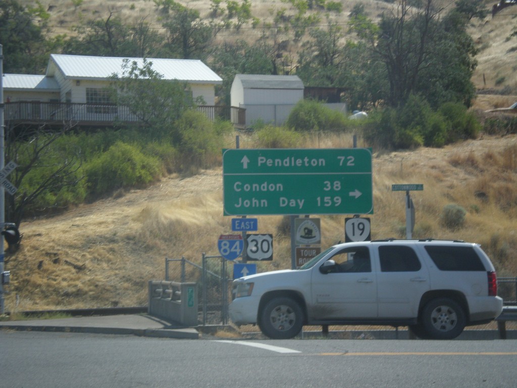 I-84 East Exit 137 Offramp at OR-19