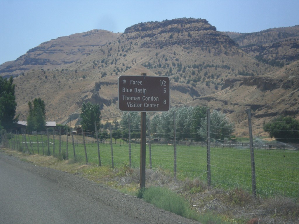 OR-19 South - John Day Fossil Beds NM Distance Marker