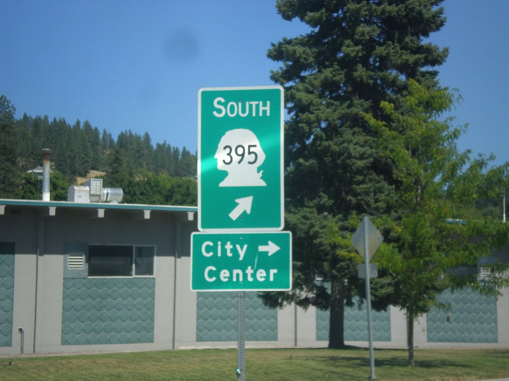 US-395 South/WA-20 East - Railroad St. Roundabout