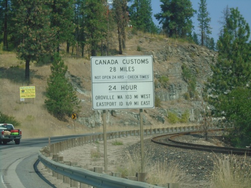 US-395 North - Border Crossing Hours