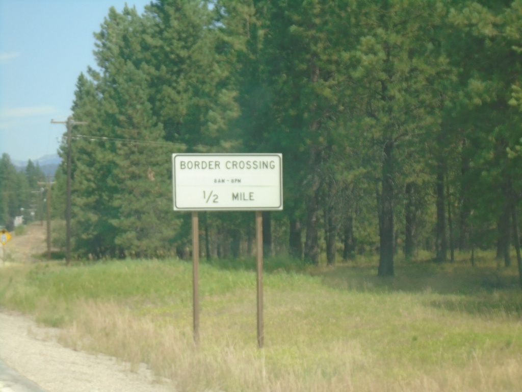 US-395 North - Border Crossing