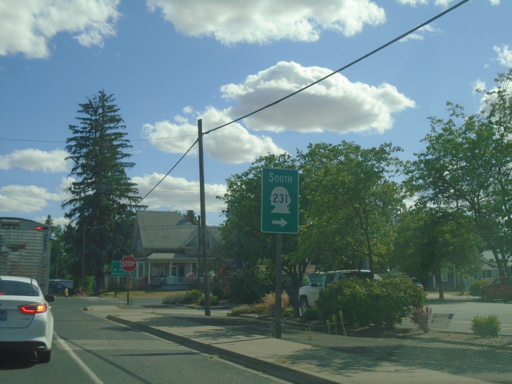 WA-231 South Approaching US-2