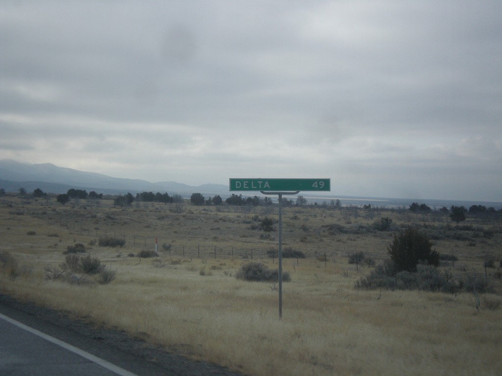 US-6 West - Distance Marker