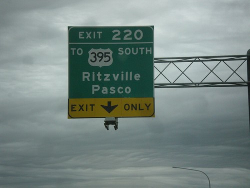 I-90 West/US-395 South - Exit 220