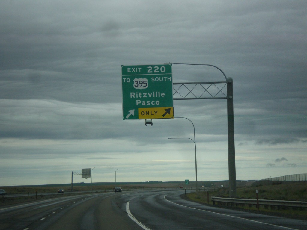 I-90 West/US-395 South - Exit 220