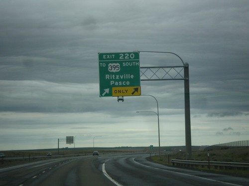 I-90 West/US-395 South - Exit 220