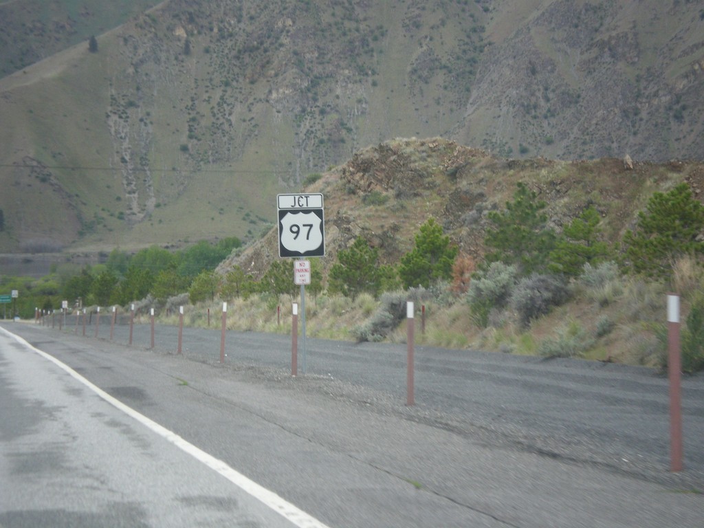 US-2 West Approaching US-97