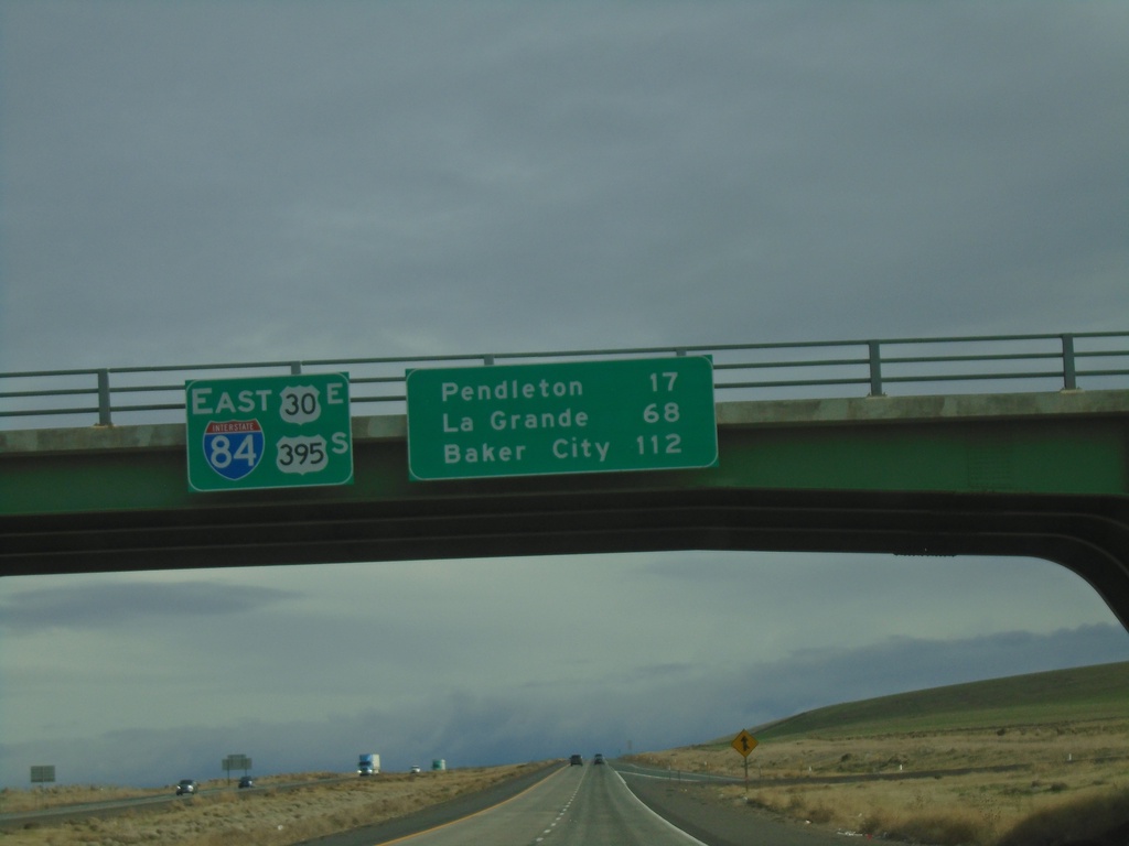 I-84/US-30 East/US-395 South - Distance Marker