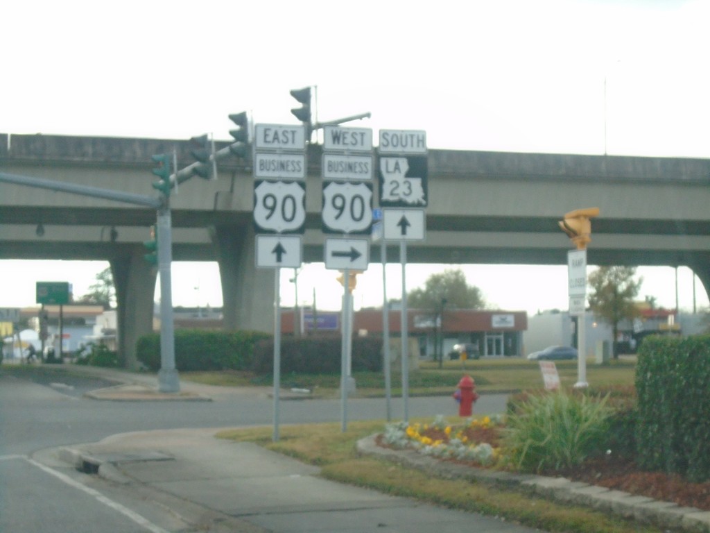 End LA-18 East at Bus. US-90 and LA-23