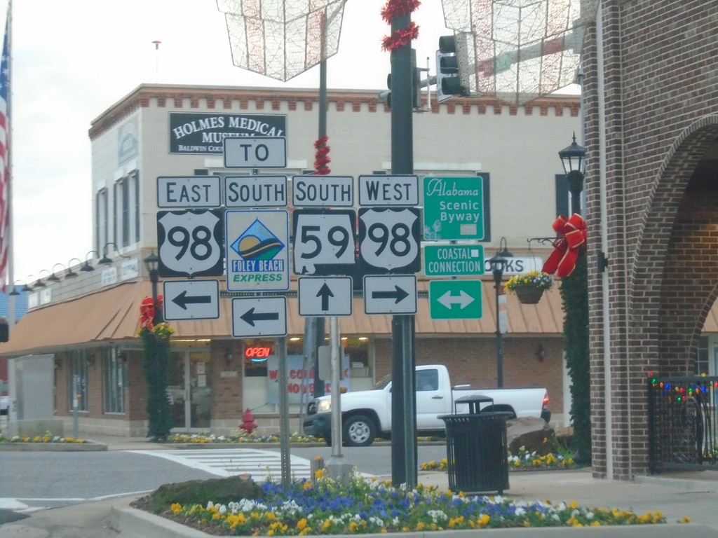 AL-59 South at US-98 - Foley