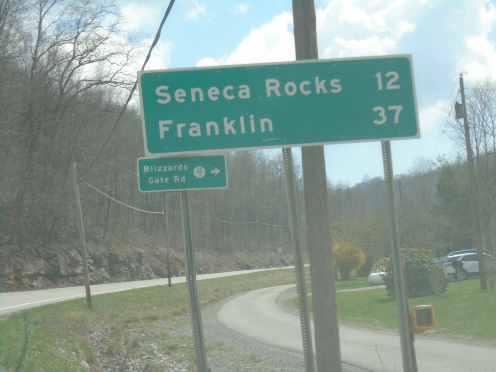 US-33/WV-55 East - Distance Marker and WVCR-33/3 Junction