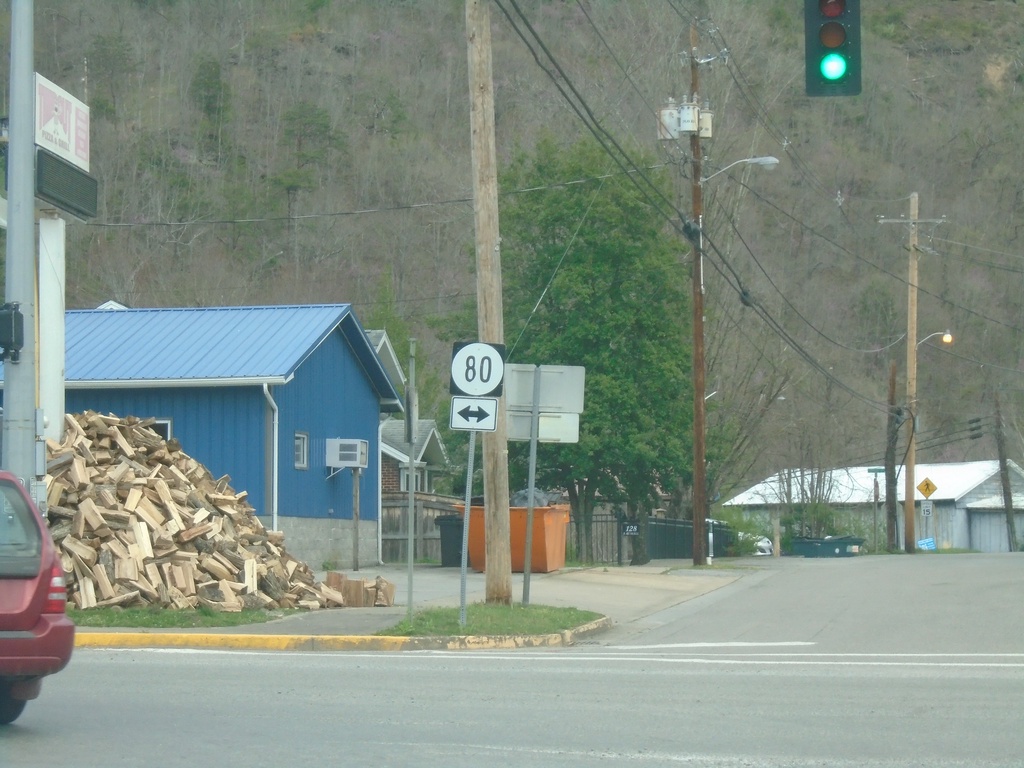 End KY-197 East at KY-80