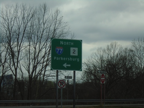 US-33 East/WV-2 North at I-77