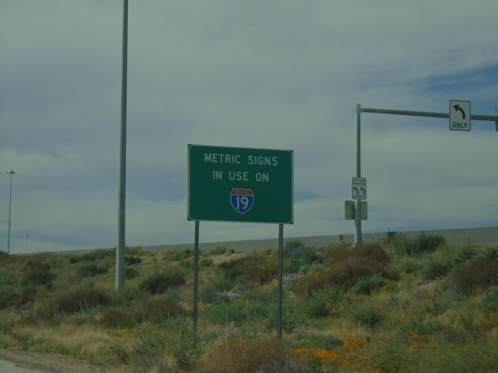 Metric Signs In Use on I-19 South