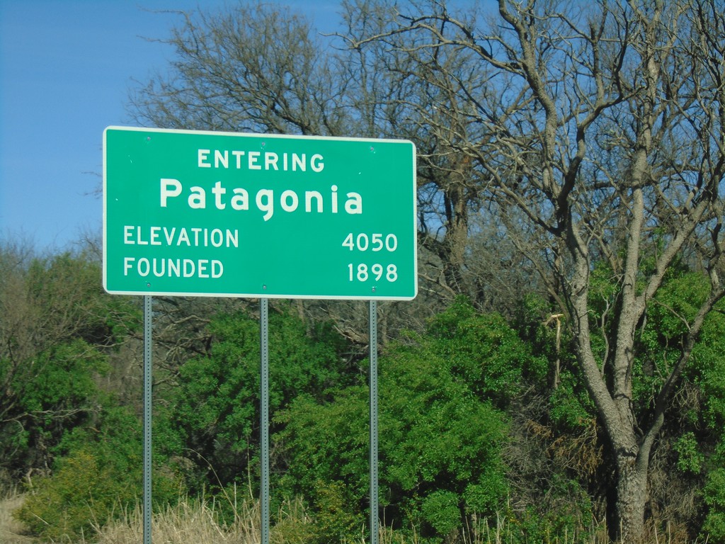 AZ-82 East - Entering Patagonia