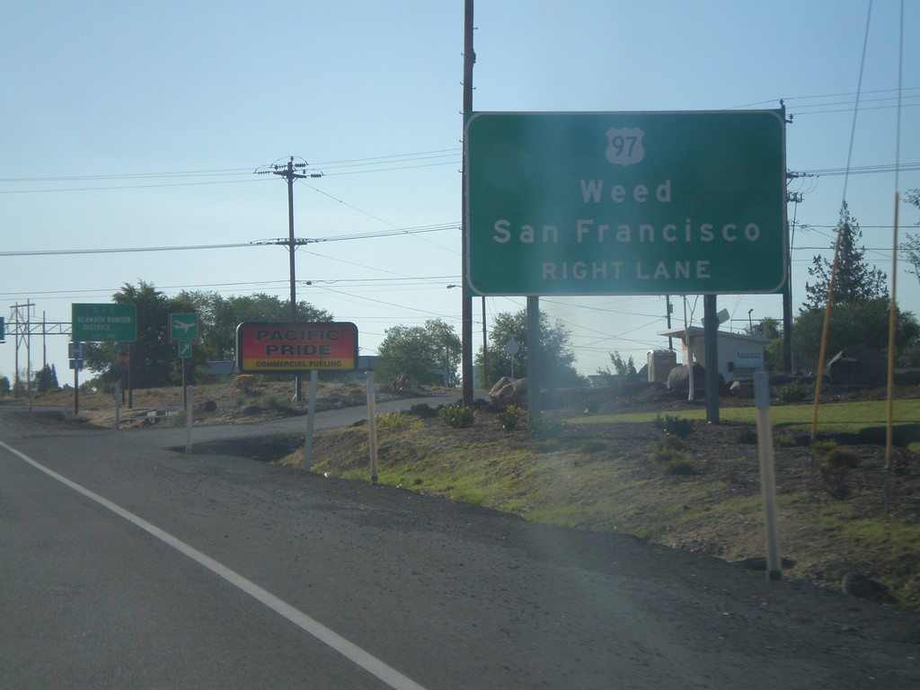 US-97 South Approaching Bus. US-97/OR-39