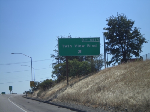 I-5 South - Exit 681A