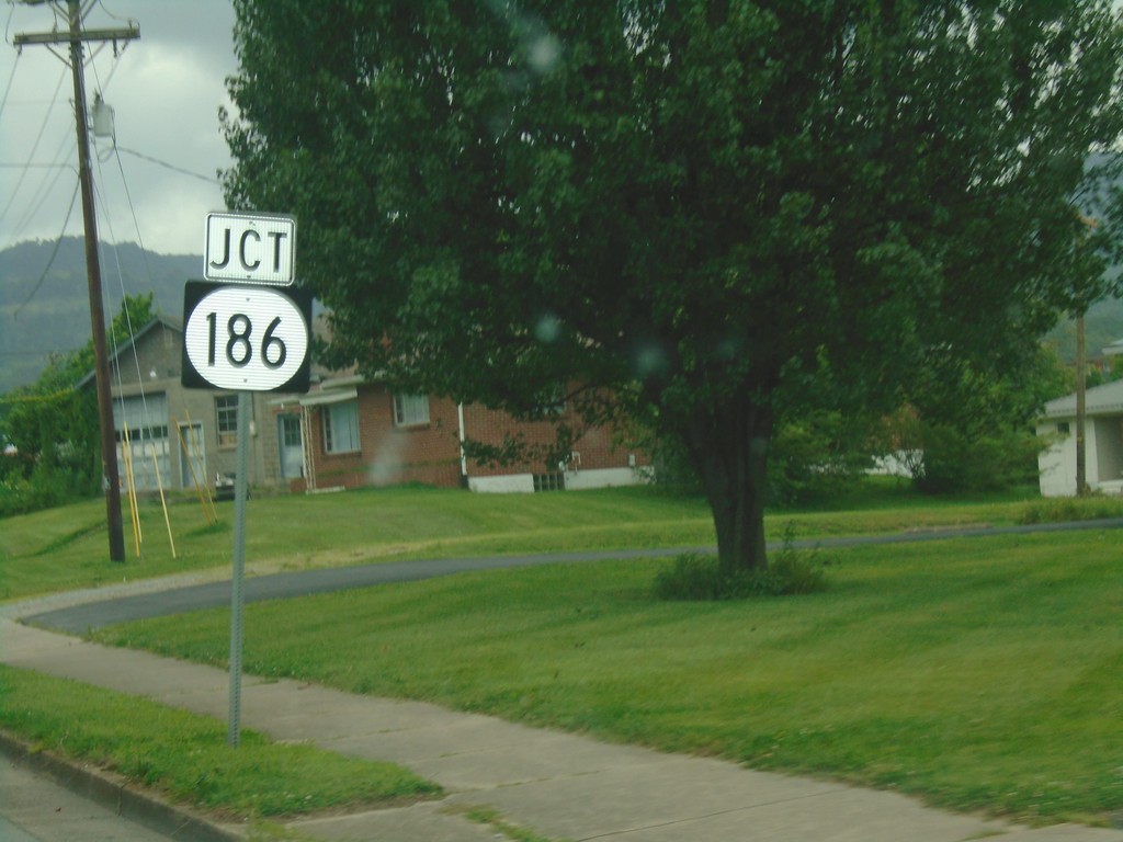 KY-74 West Approaching KY-186