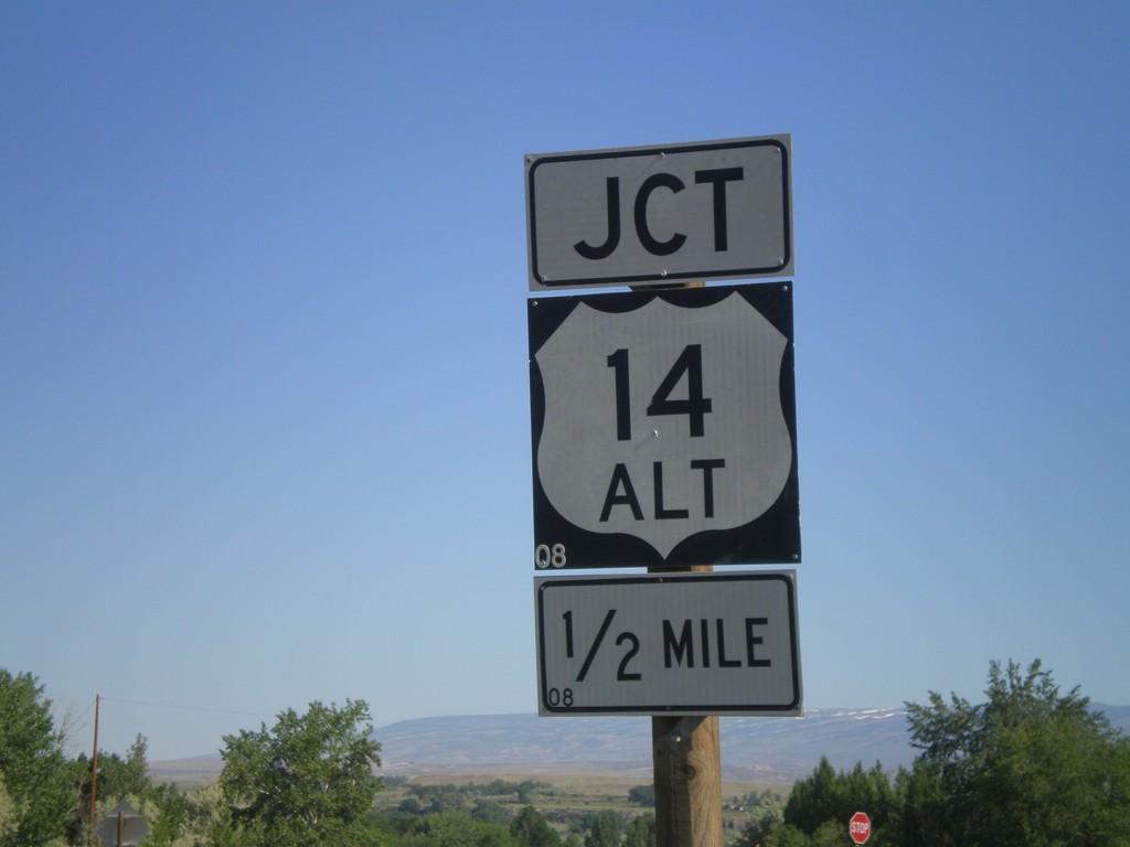 US-310/WY-789 North Approaching US-14A