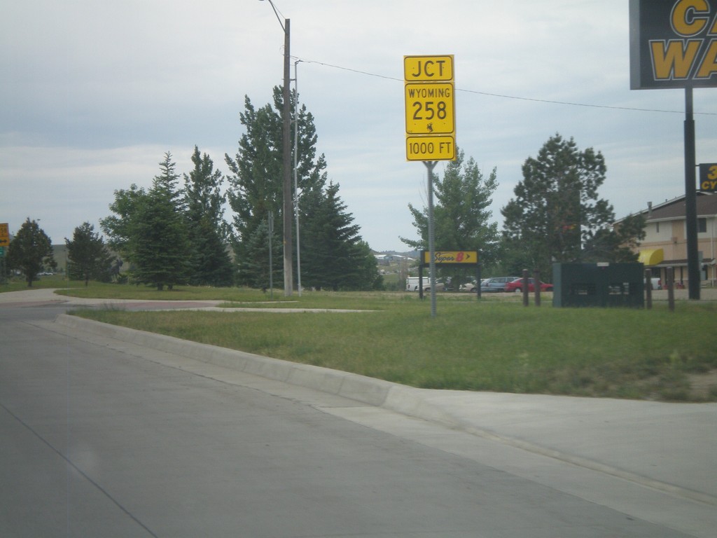 WY-220 West Approaching WY-258