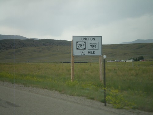 WY-220 West Approaching US-287/WY-789