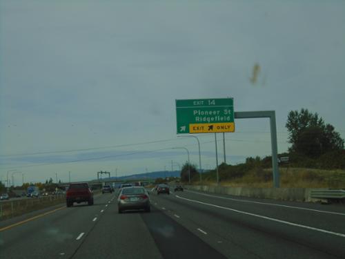 I-5 North - Exit 14