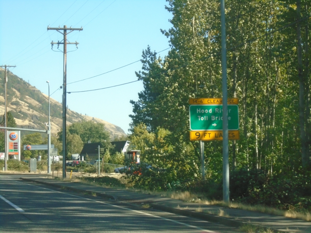 WA-14 East at Hood River Toll Bridge