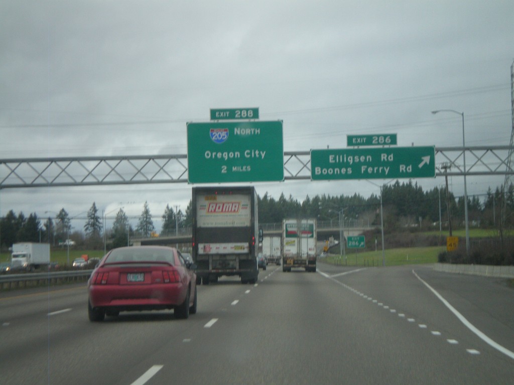 I-5 North - Exits 286 and 288