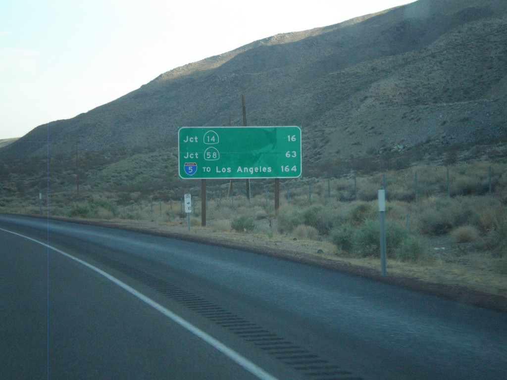 US-395 South - Distance Marker