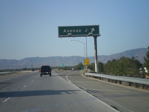 CA-14 South/CA-138 East - Exit 43