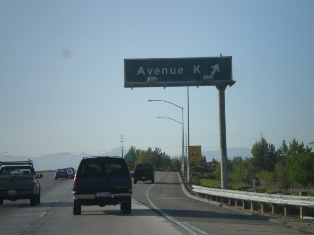 CA-14 South/CA-138 East - Exit 42