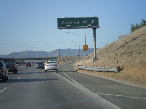 CA-14 South/CA-138 East - Exit 40