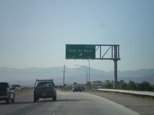 CA-14 South/CA-138 East - Exit 37