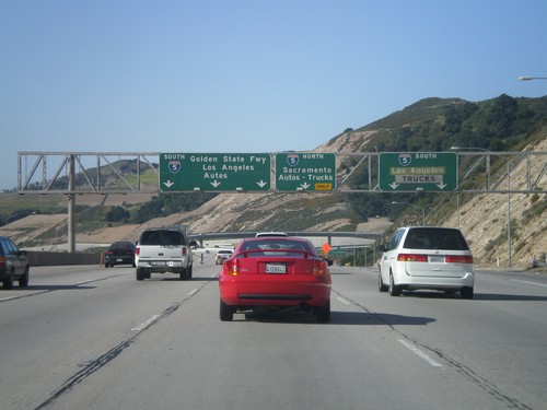 End CA-14 South at I-5 South Truck Route