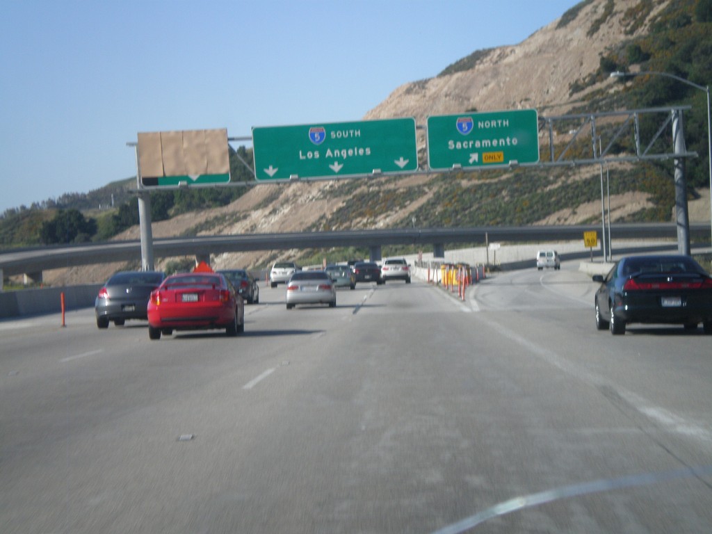 End CA-14 South at I-5