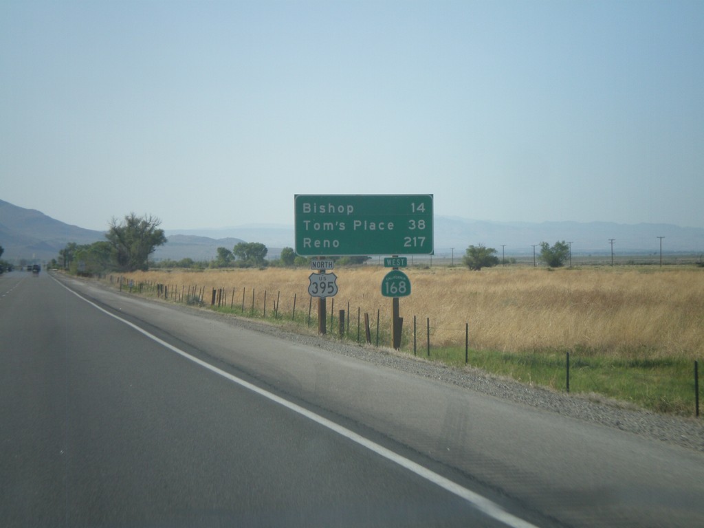 US-395 North/CA-168 West - Distance Marker