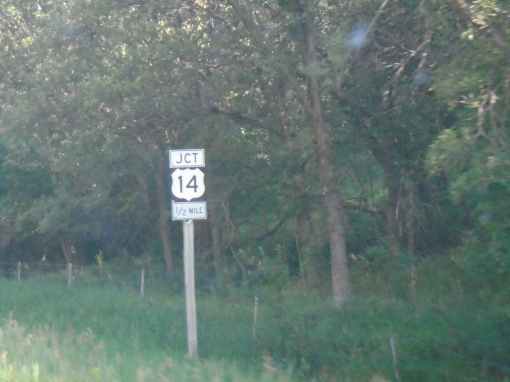WY-24 West Approaching US-14
